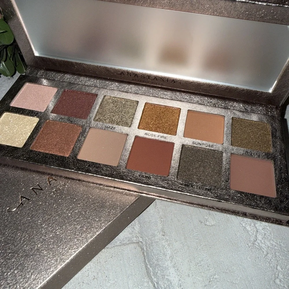 Anastasia Beverly Hills Rose Metals Eyeshadow and Press Pigment Palette